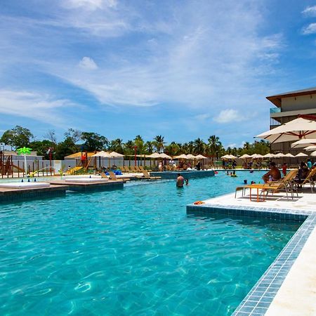 Ipioca Beach Resort Maceio Exterior foto The pool at the resort